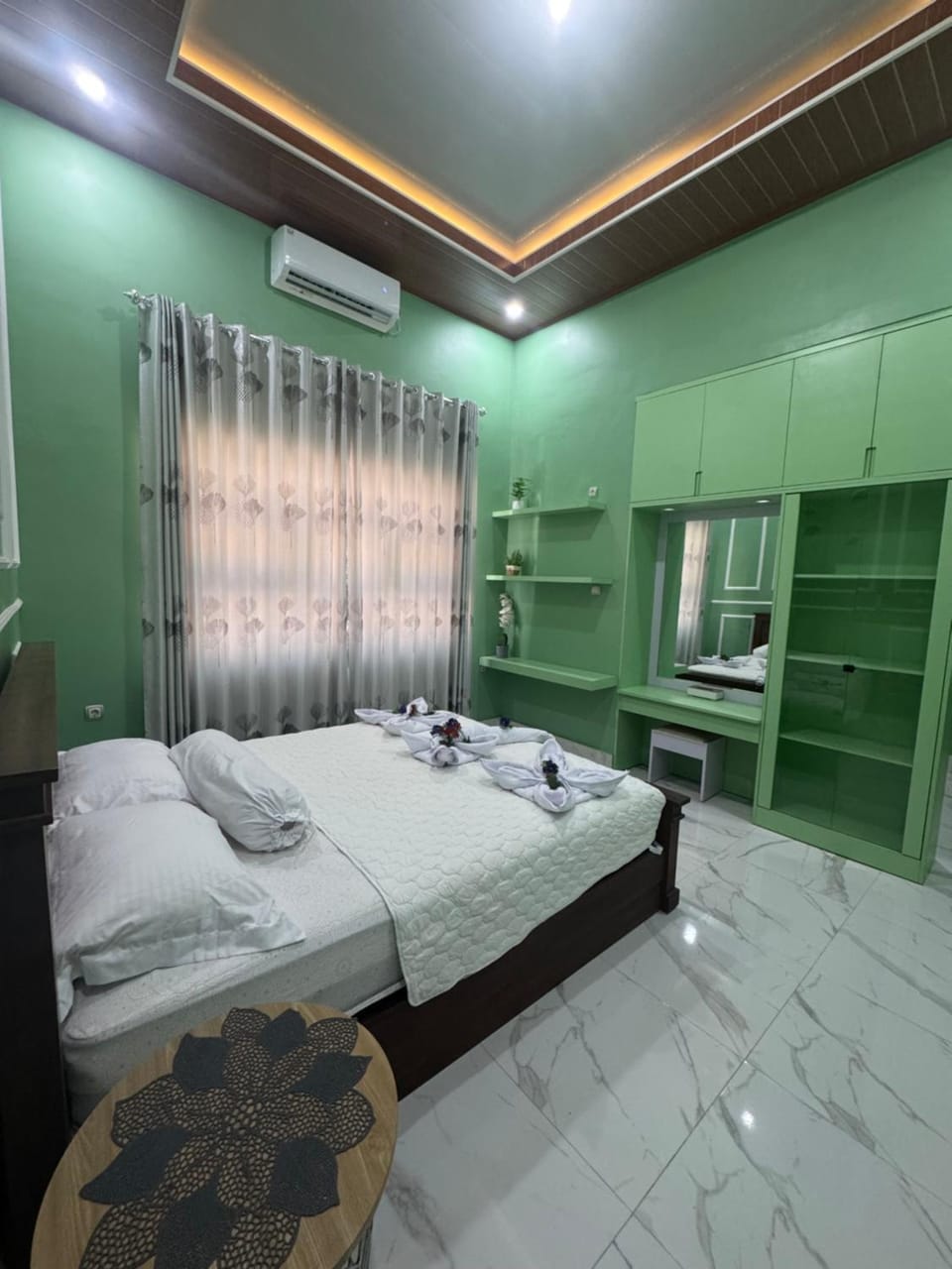 Bedroom, air conditioner