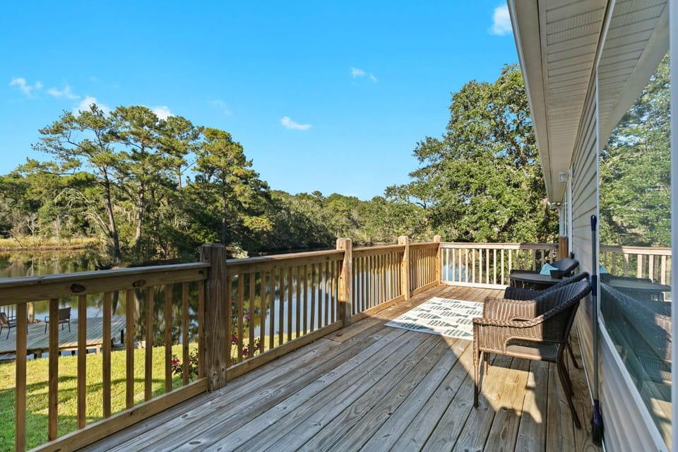 Tara's Riverfront Hideaway House in Mobile