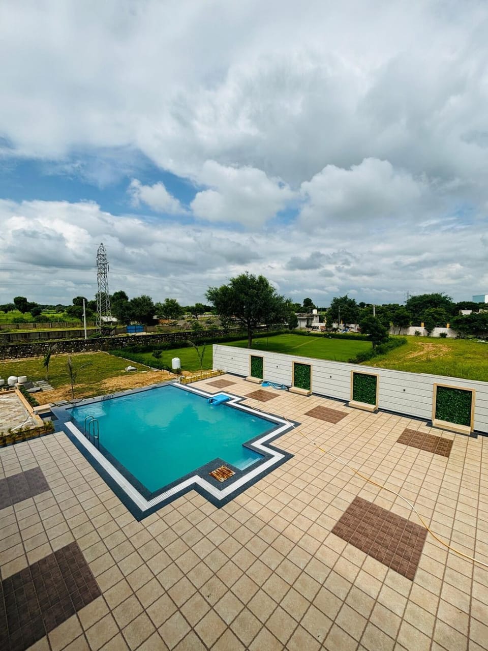 Day, Pool view, Swimming pool, sunbed