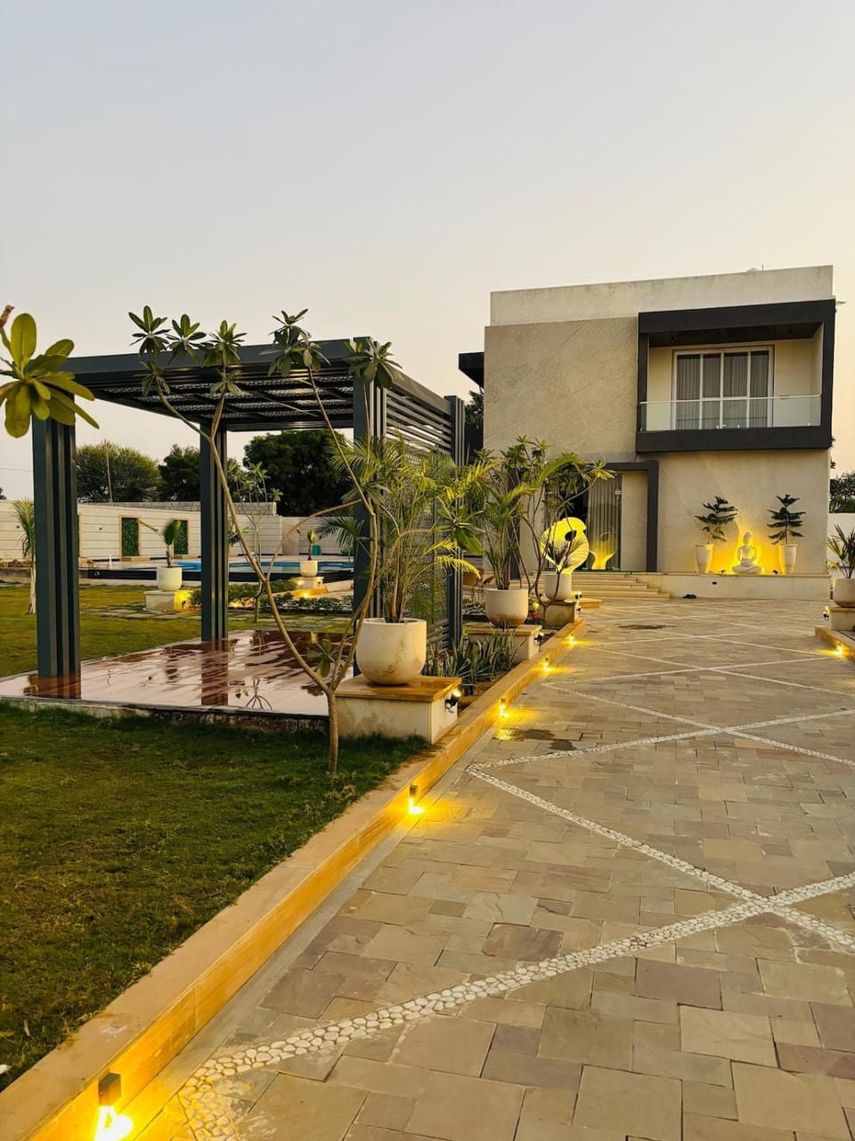 Property building, Spring, Day, Garden, Garden view