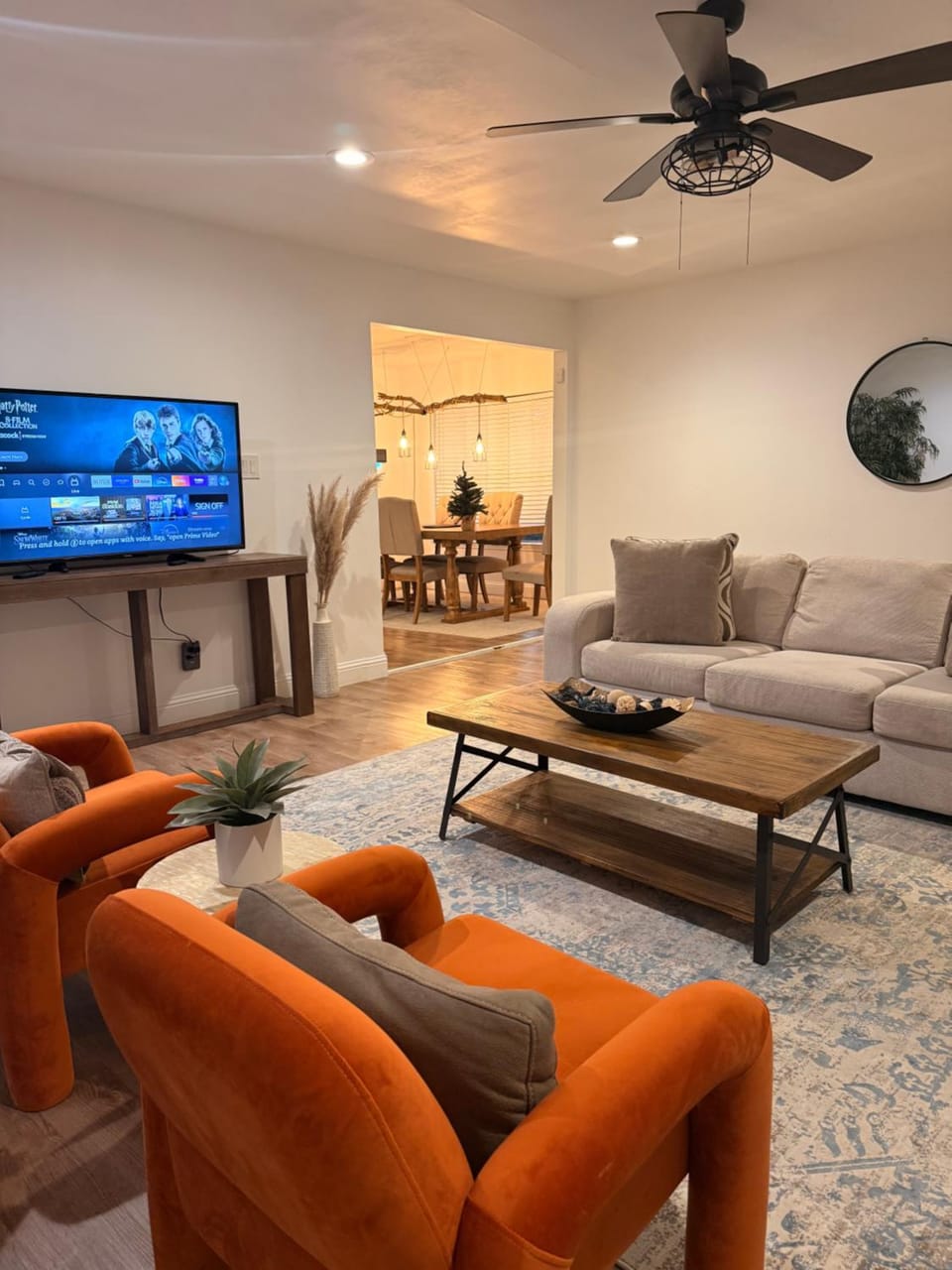 Communal lounge/ TV room, TV and multimedia, Living room, Seating area, Evening entertainment