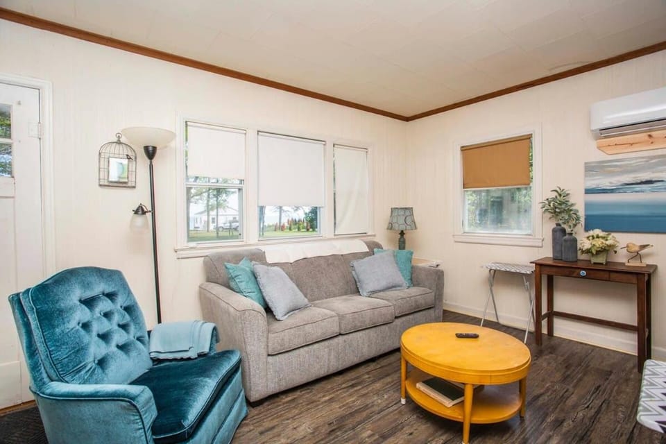 Lake Huron Cottage 6 - 3 Bed 1 Bath House in Michigan