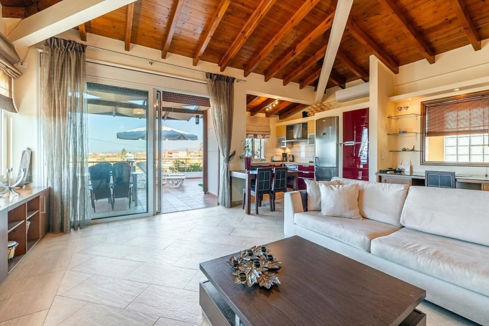View (from property/room), Balcony/Terrace, Living room, Seating area, Dining area