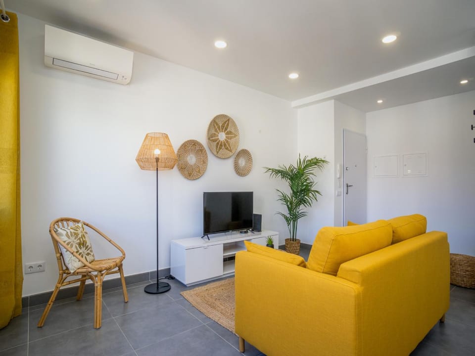 TV and multimedia, Living room, Seating area