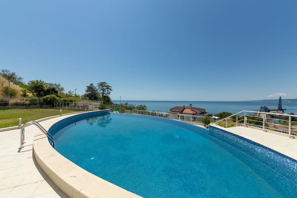 Pool view, Sea view, Swimming pool