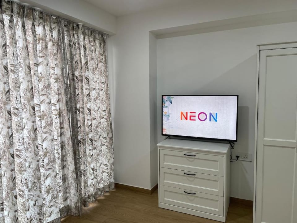 Aero 17, Smart Studio with AC, Pune Airport, Viman nagar Apartment in Pune