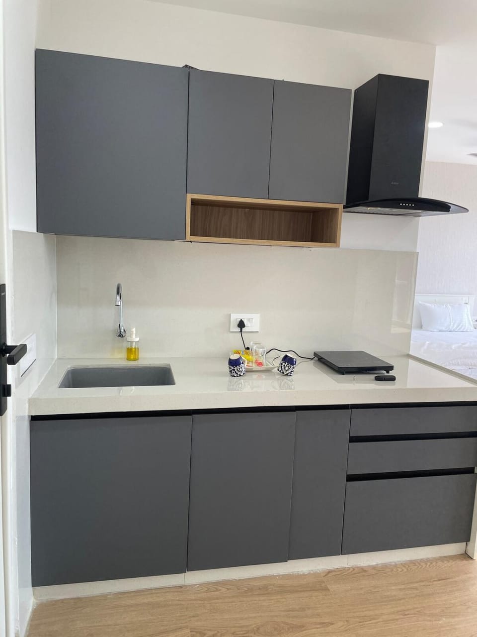 Aero 17, Smart Studio with AC, Pune Airport, Viman nagar Apartment in Pune