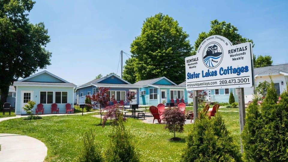 Sister Lake Cottages - Unit 6 House in Sister Lakes