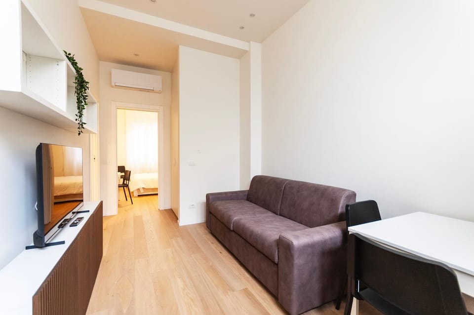 Communal lounge/ TV room, TV and multimedia, Living room, Seating area, Evening entertainment
