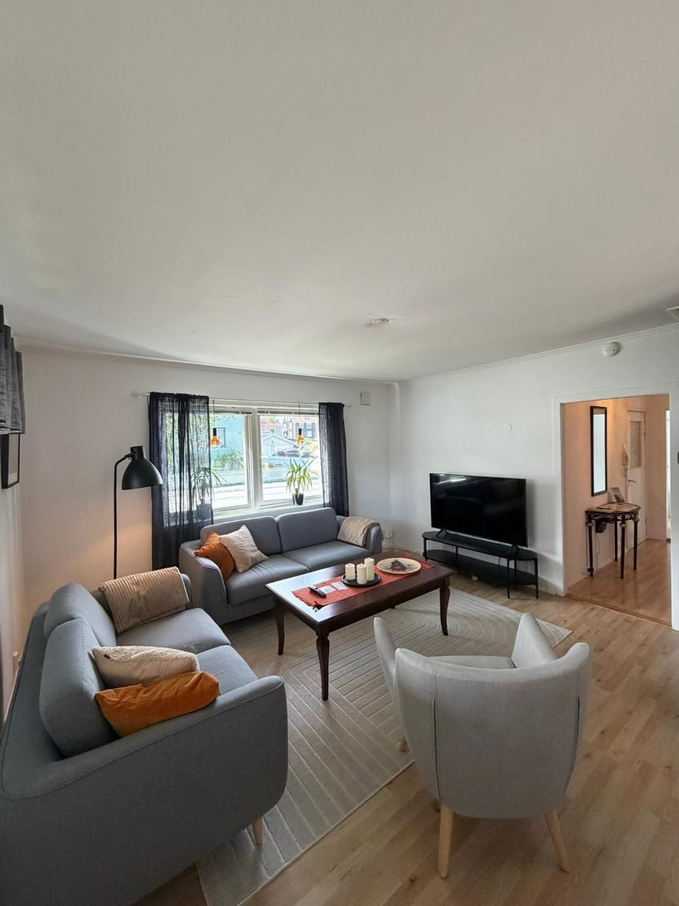 TV and multimedia, Seating area, Evening entertainment