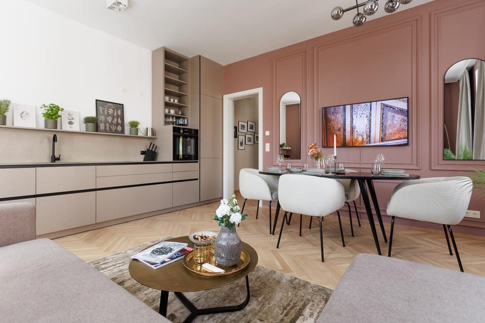 Coffee/tea facilities, Kitchen or kitchenette, Living room, Seating area, Dining area, oven
