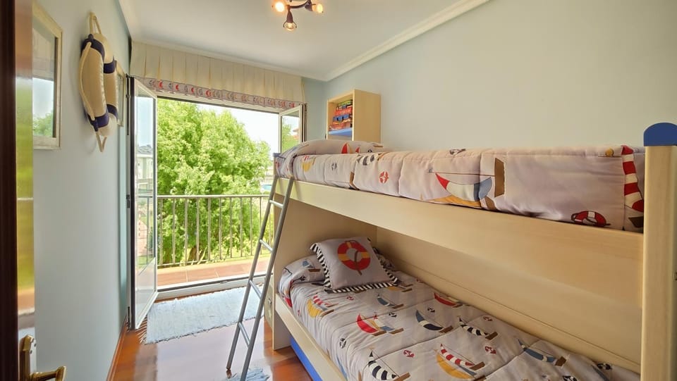 Garden view, bunk bed, furniture