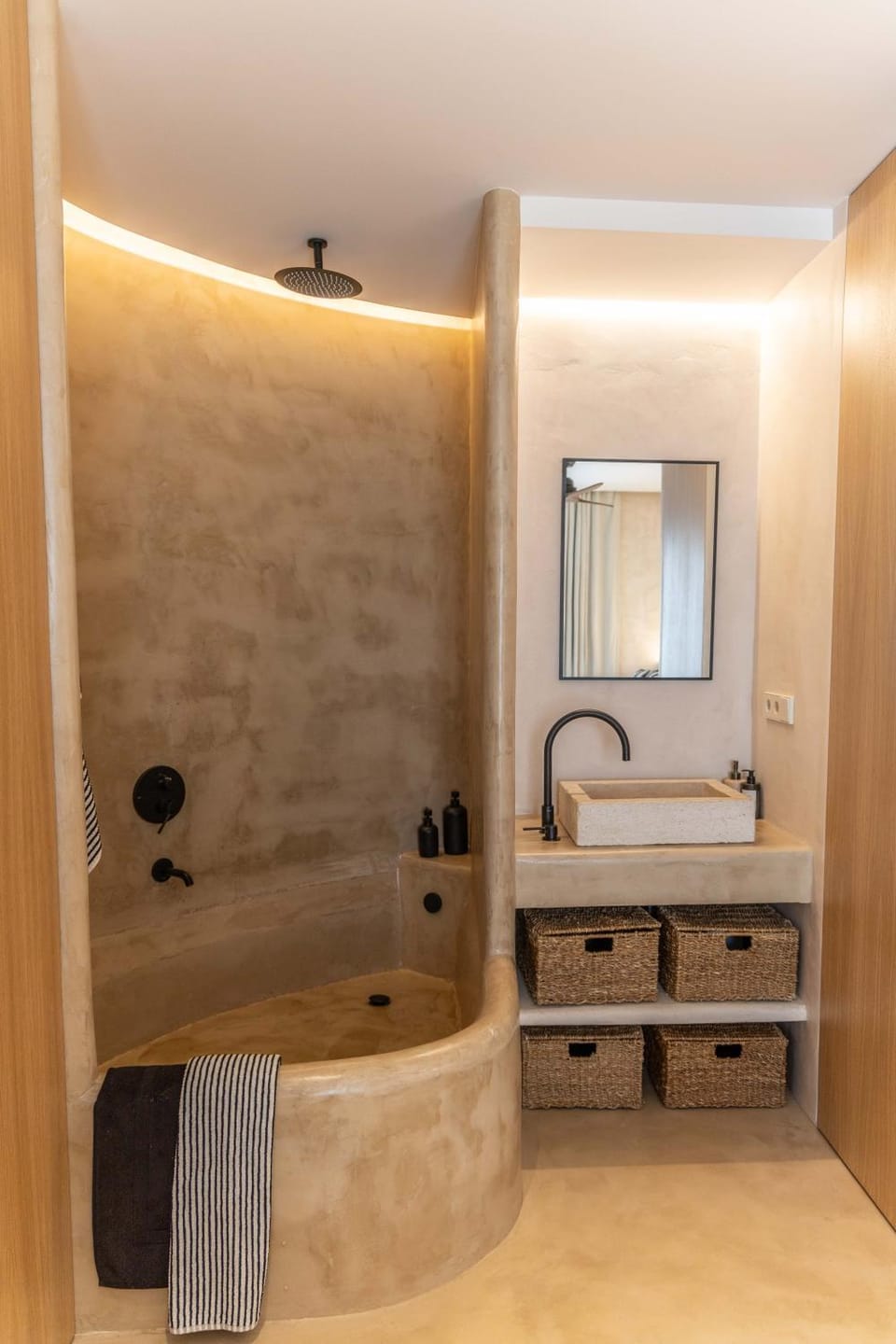 Bathroom, Bath, towels