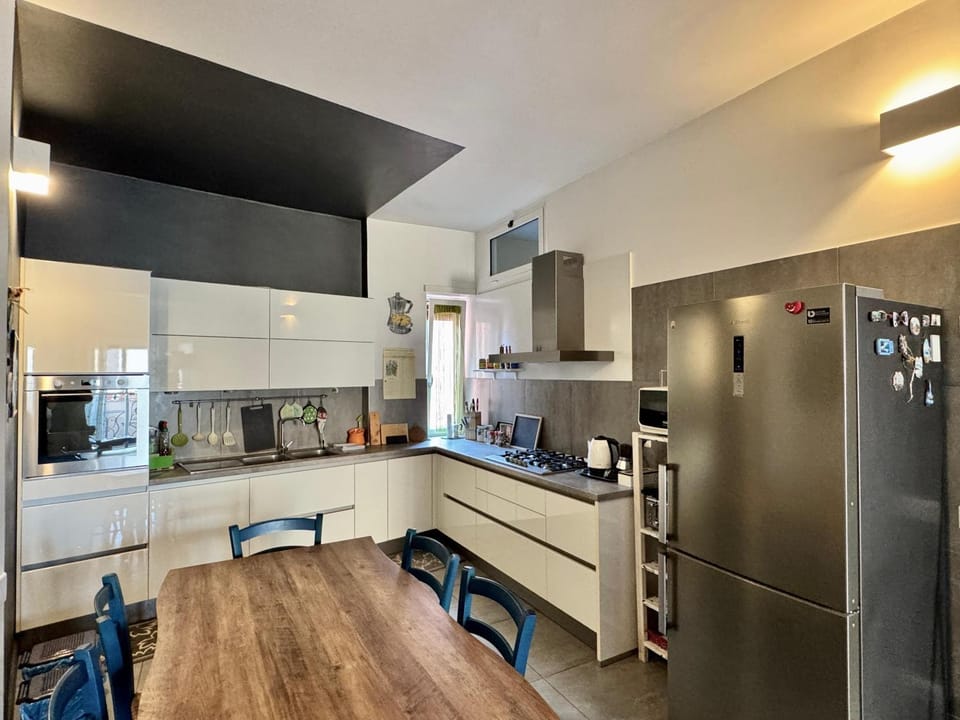 Coffee/tea facilities, Kitchen or kitchenette, dishwasher, oven, stove, toaster