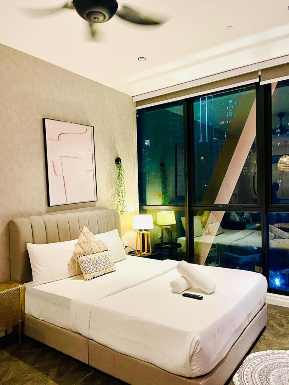 Photo of the whole room, Bedroom