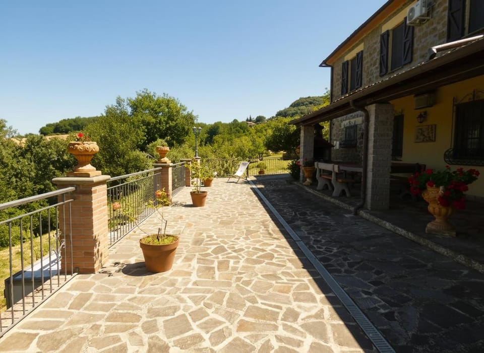 Scappo in Umbria, L'antico casale House in Umbria