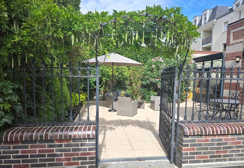 Secret Brick Garden - Villa plein centre Deauville - 7 personnes - jardin - parking Villa in Deauville