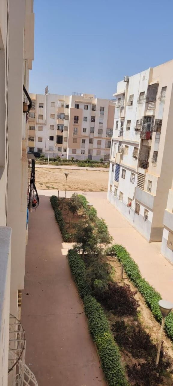 Property building, Day, Neighbourhood, Street view