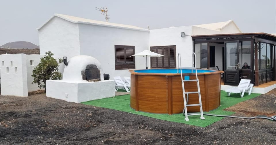 Garden, Balcony/Terrace, Swimming pool