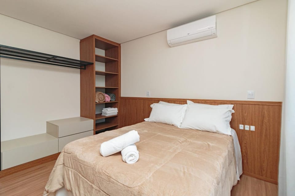 Ap 1 Dormitório com garagem ampla e churrasqueira Apartment in Gramado