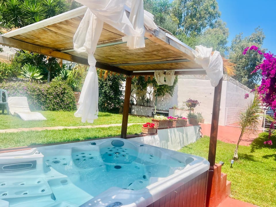 Sea View Villa XL Hot Tub Villa in Palermo