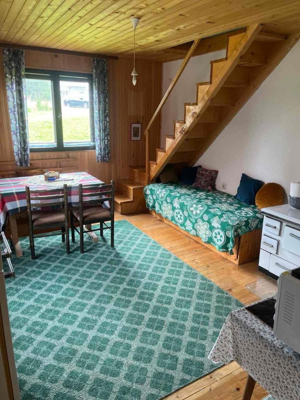 Living room, Seating area, Dining area