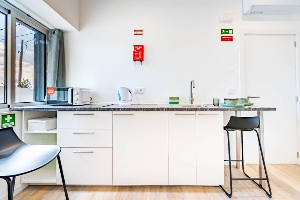 Kitchen or kitchenette, Dining area, internet, air conditioner