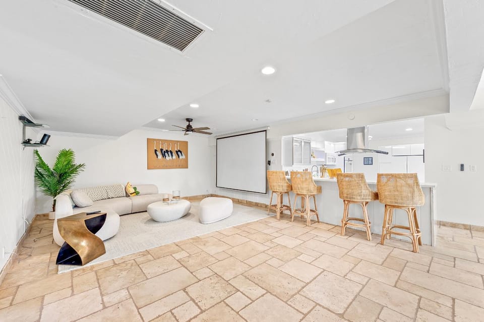 Luxe Waterfront Escape Pool & Fire Pit House in Pompano Beach