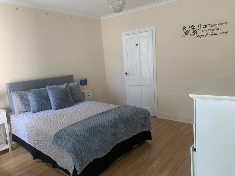 cosy room by c Bed and Breakfast in London