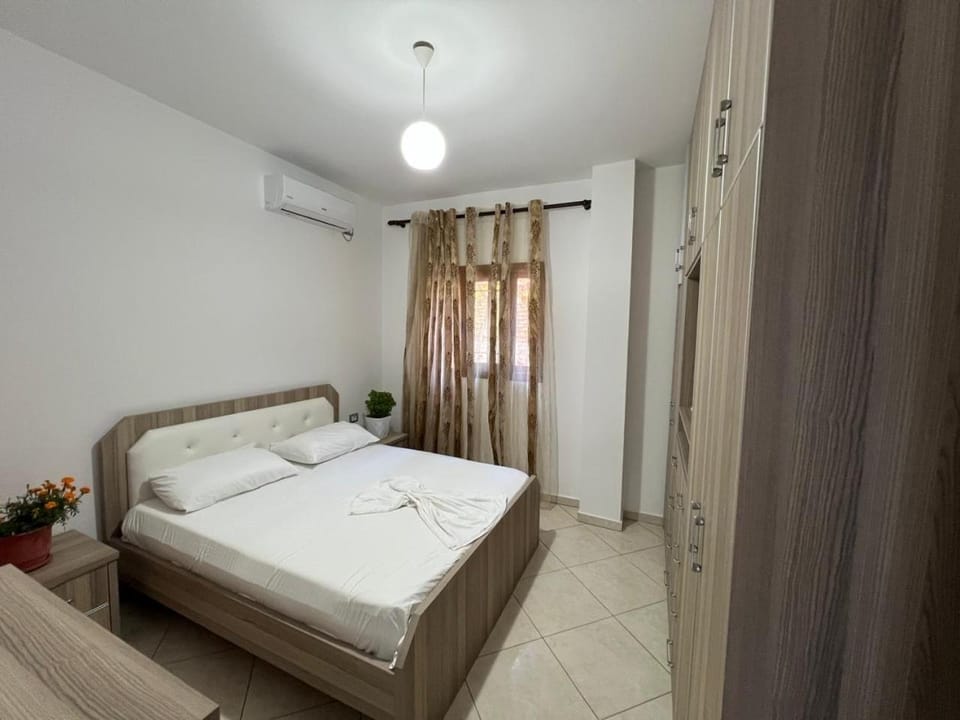 Bed, Photo of the whole room, Bedroom, wardrobe