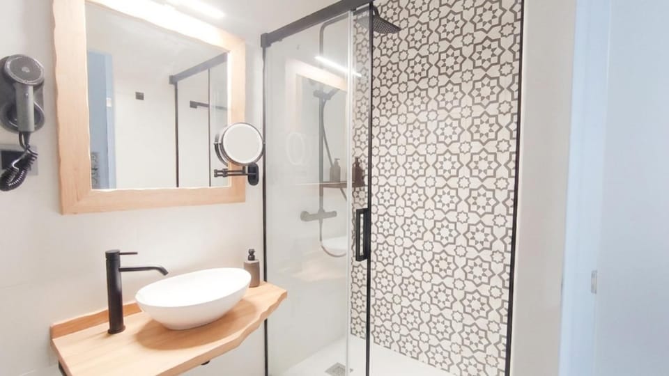 Shower, Bathroom