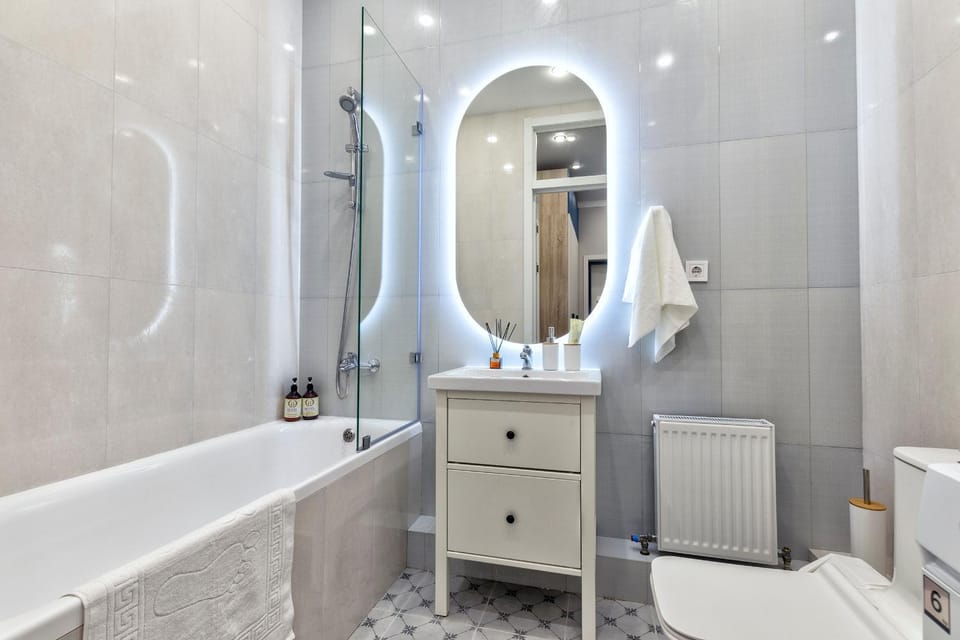 Bathroom, Bath, towels