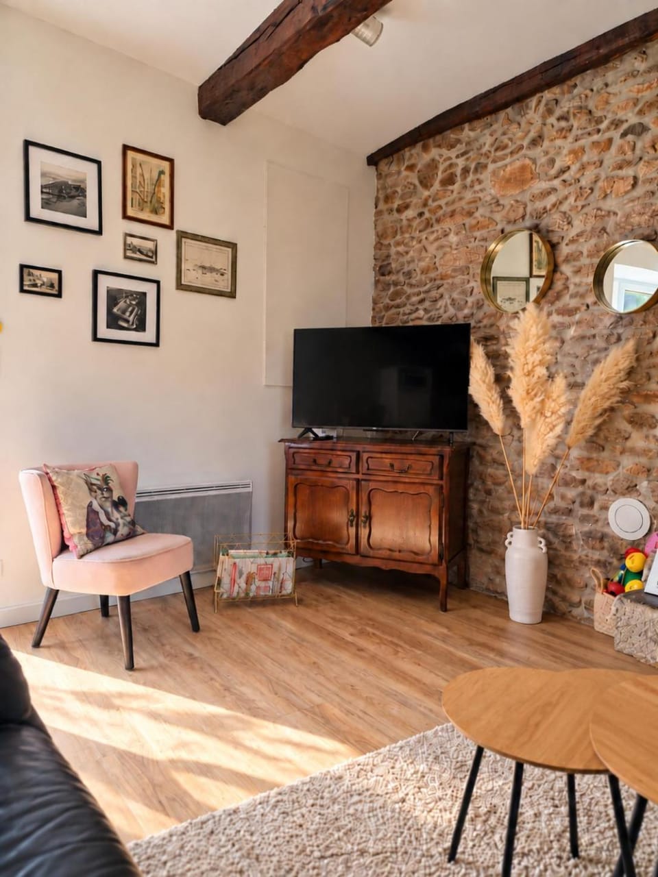 Communal lounge/ TV room, Living room