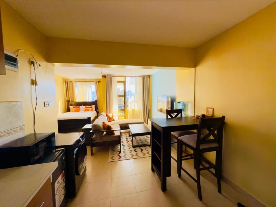 Deluxe studio with a balcony view overlooking the Nairobi town skyline Apartment in Nairobi County