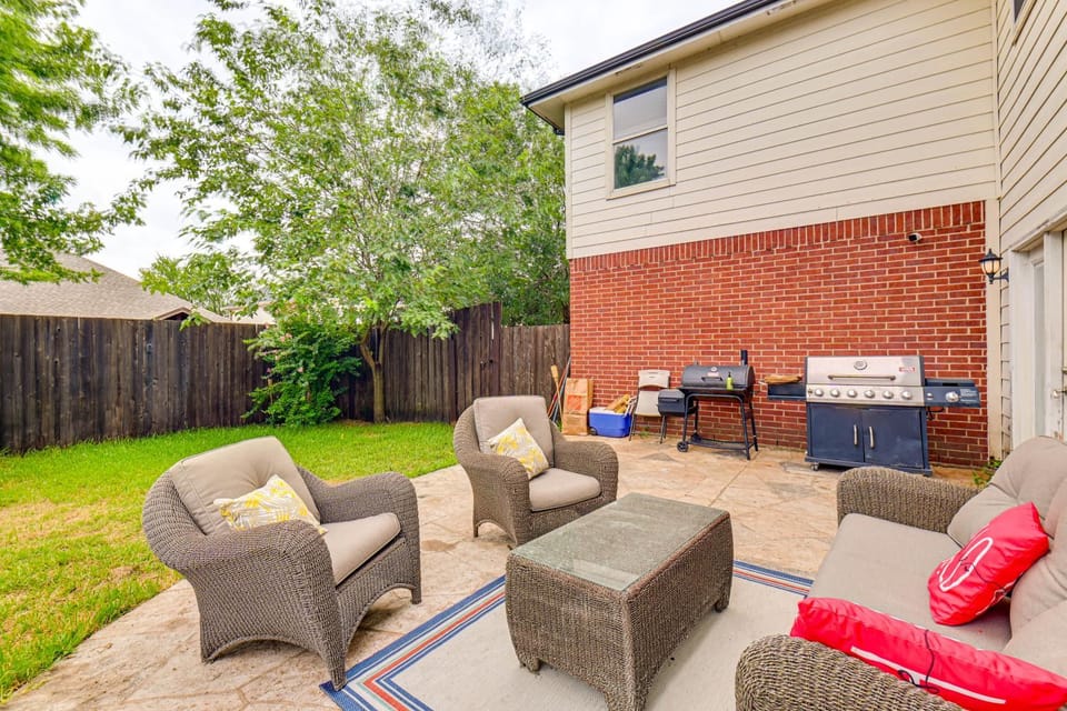 Shop, Play and Explore Family Home in Allen House in Allen