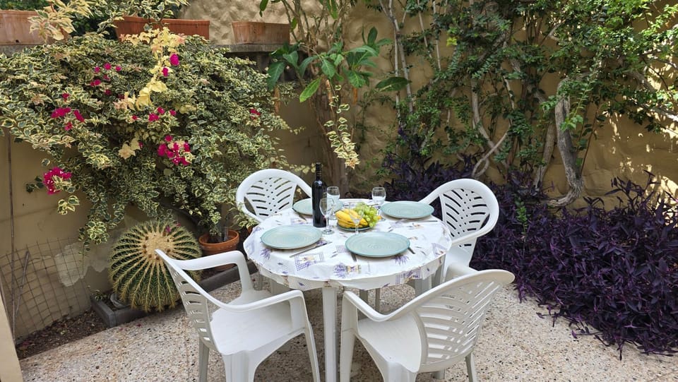 Patio, Garden view