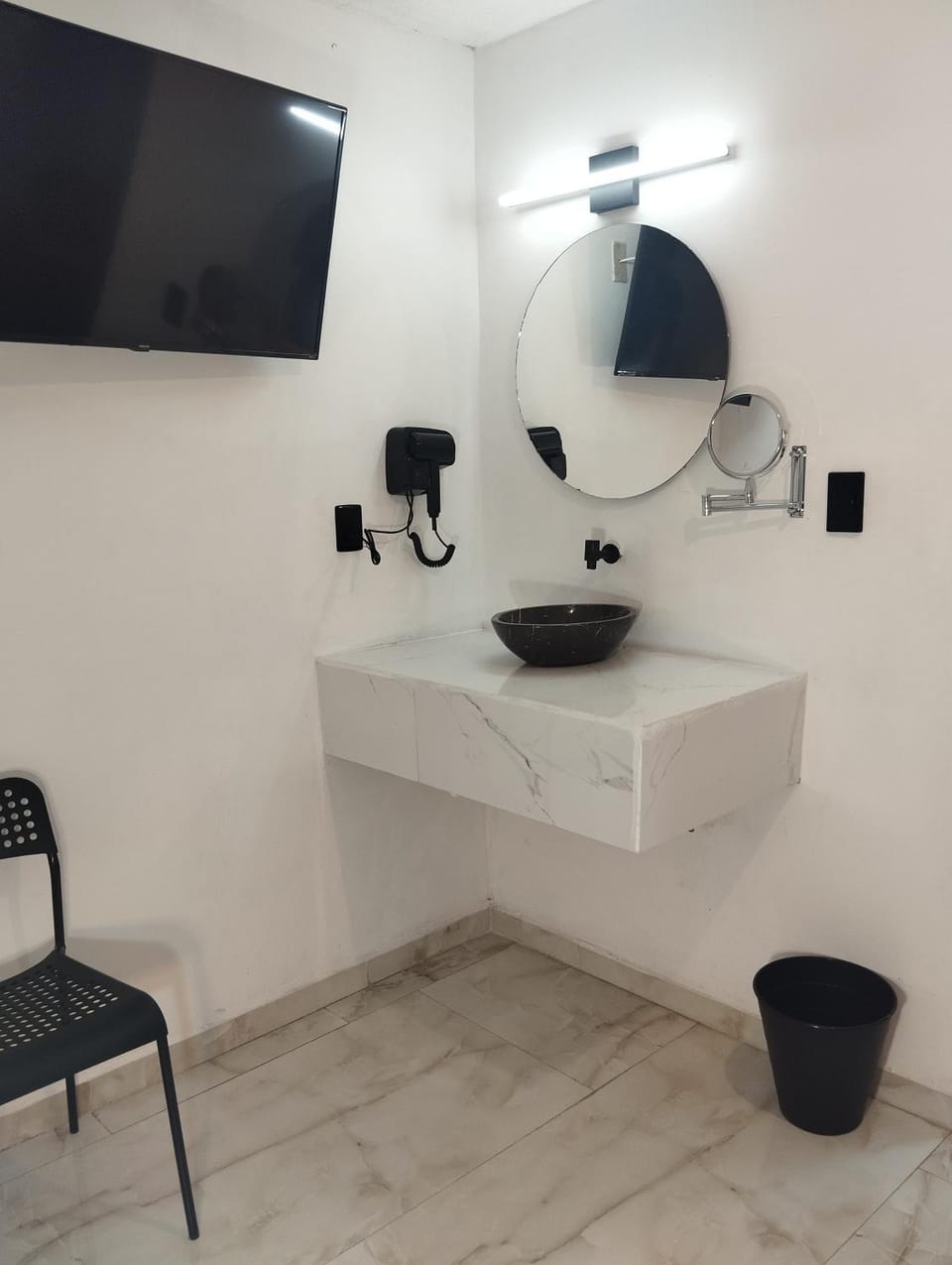 Toilet, TV and multimedia, hair dryier, room service