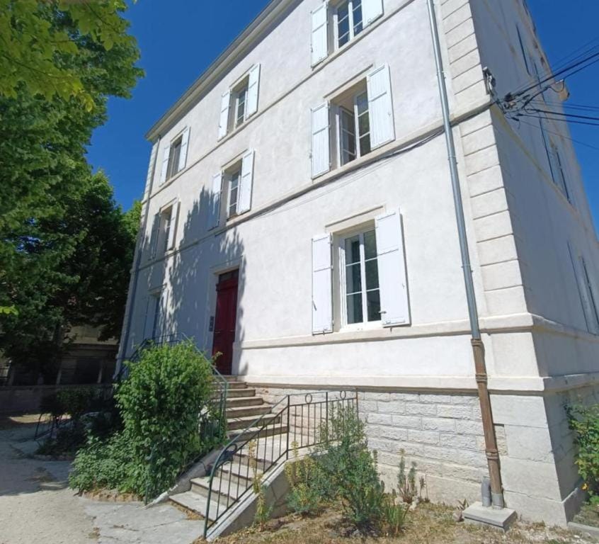 L'Appartement-Studio LMS Radio Apartment in Avignon