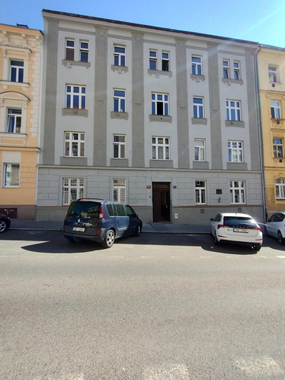 Facade/entrance