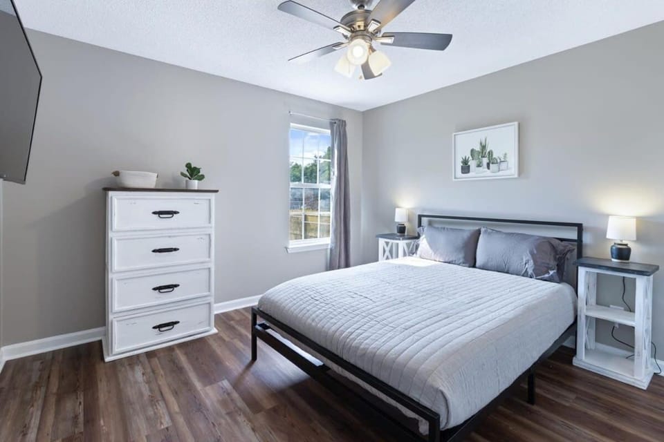 Crossroads Cottage l Grill & high speed internet House in Chattanooga