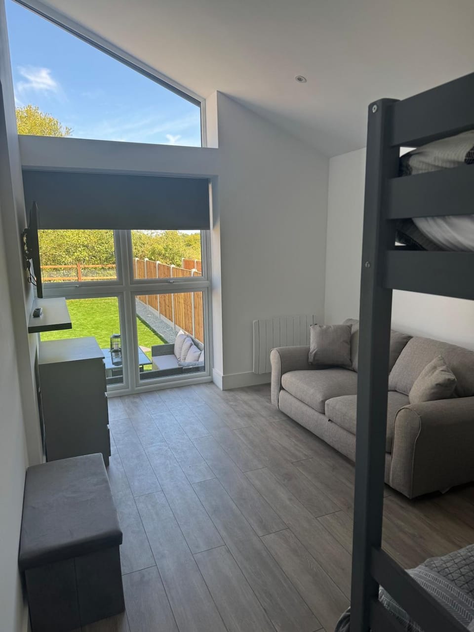 Bed, Photo of the whole room, Seating area, Bedroom