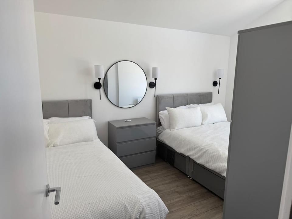 Bed, Photo of the whole room, Bedroom, wardrobe