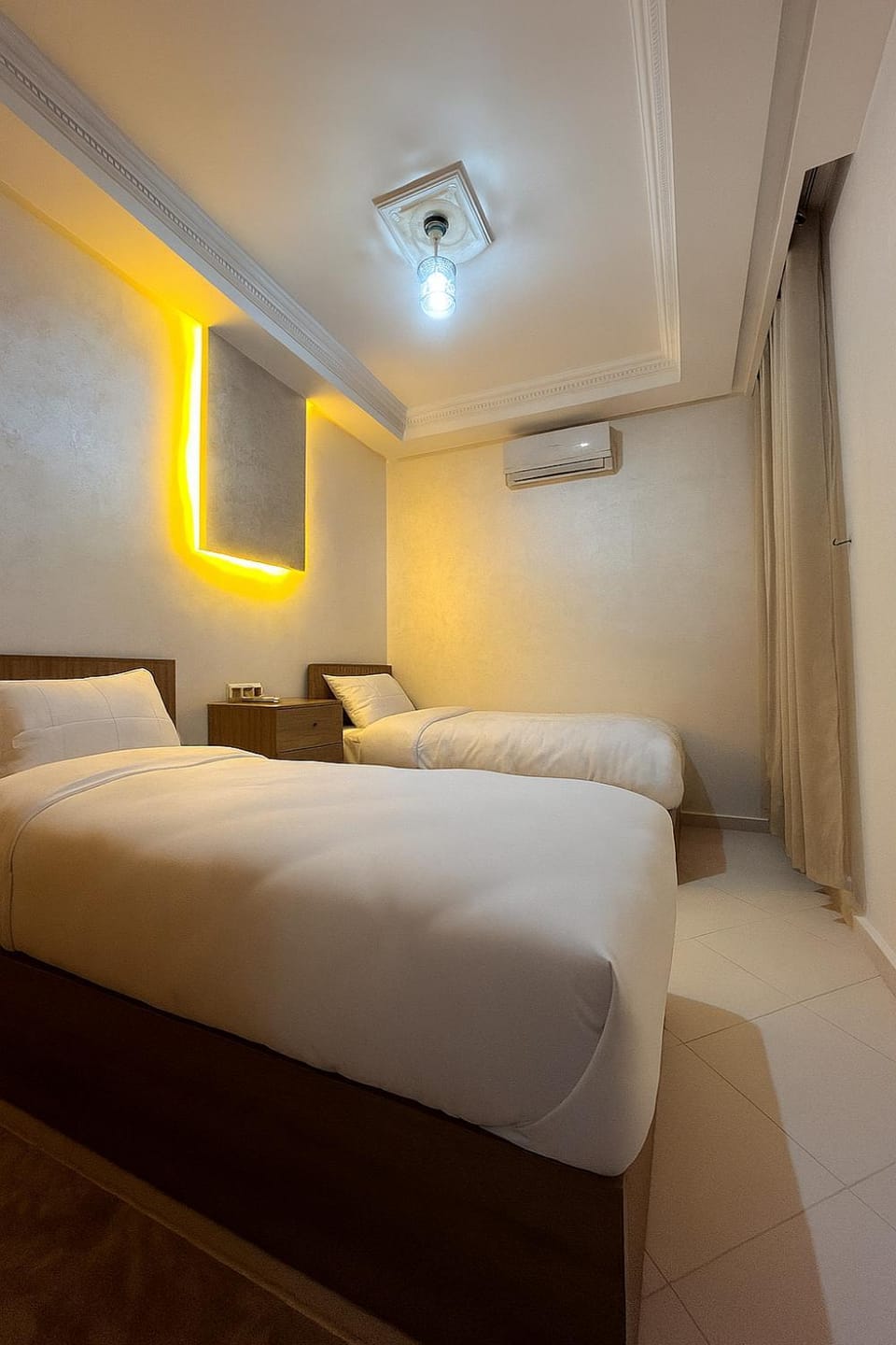 Bed, Photo of the whole room, air conditioner
