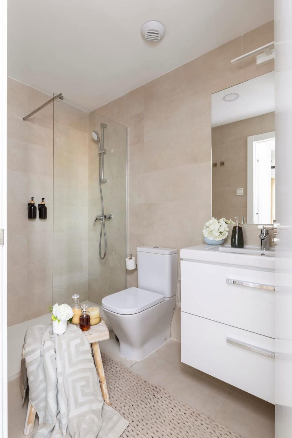 Bathroom, towels
