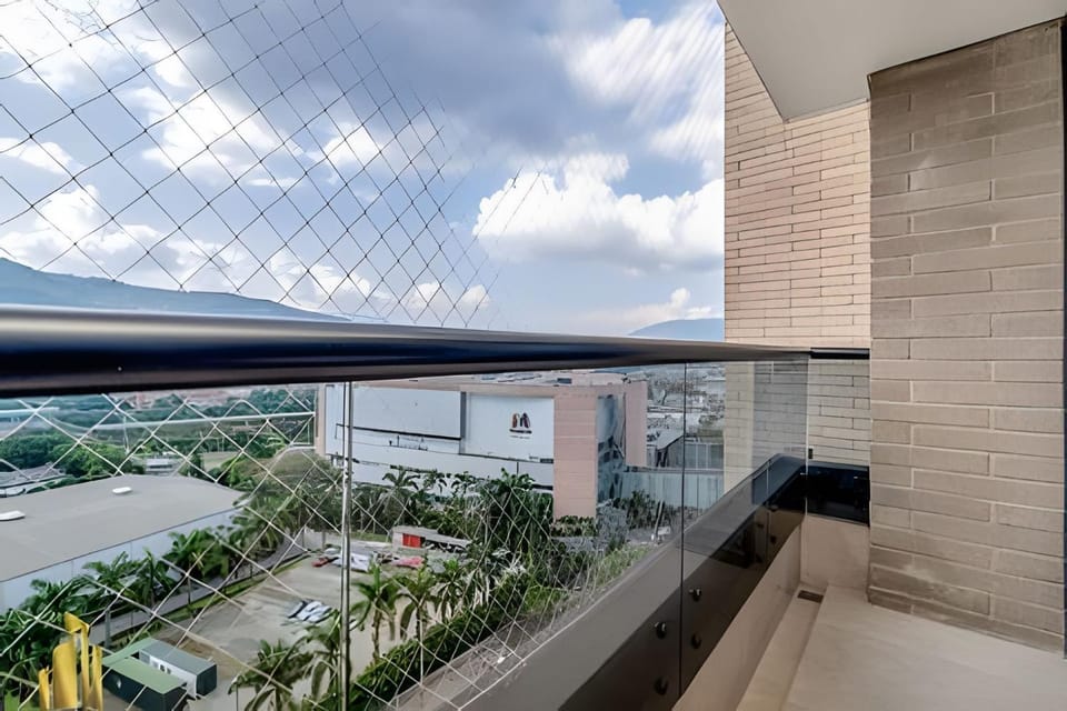 Class 48 1303 - Bright / Views / Balcony Apartment in Sabaneta