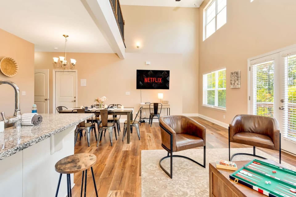 Kitchen or kitchenette, Living room, Dining area