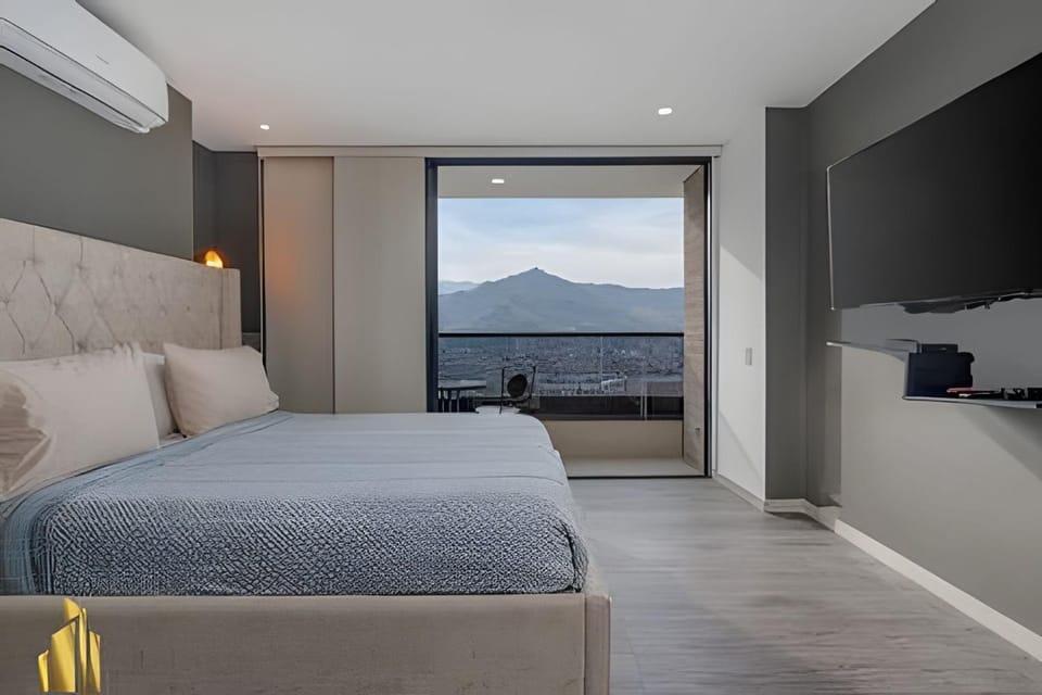 Class 48 2202 - Tranquil & Bright Apt/Balcony/AC Apartment in Sabaneta
