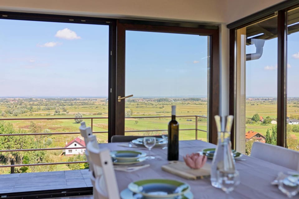 Day, Natural landscape, View (from property/room), Dining area