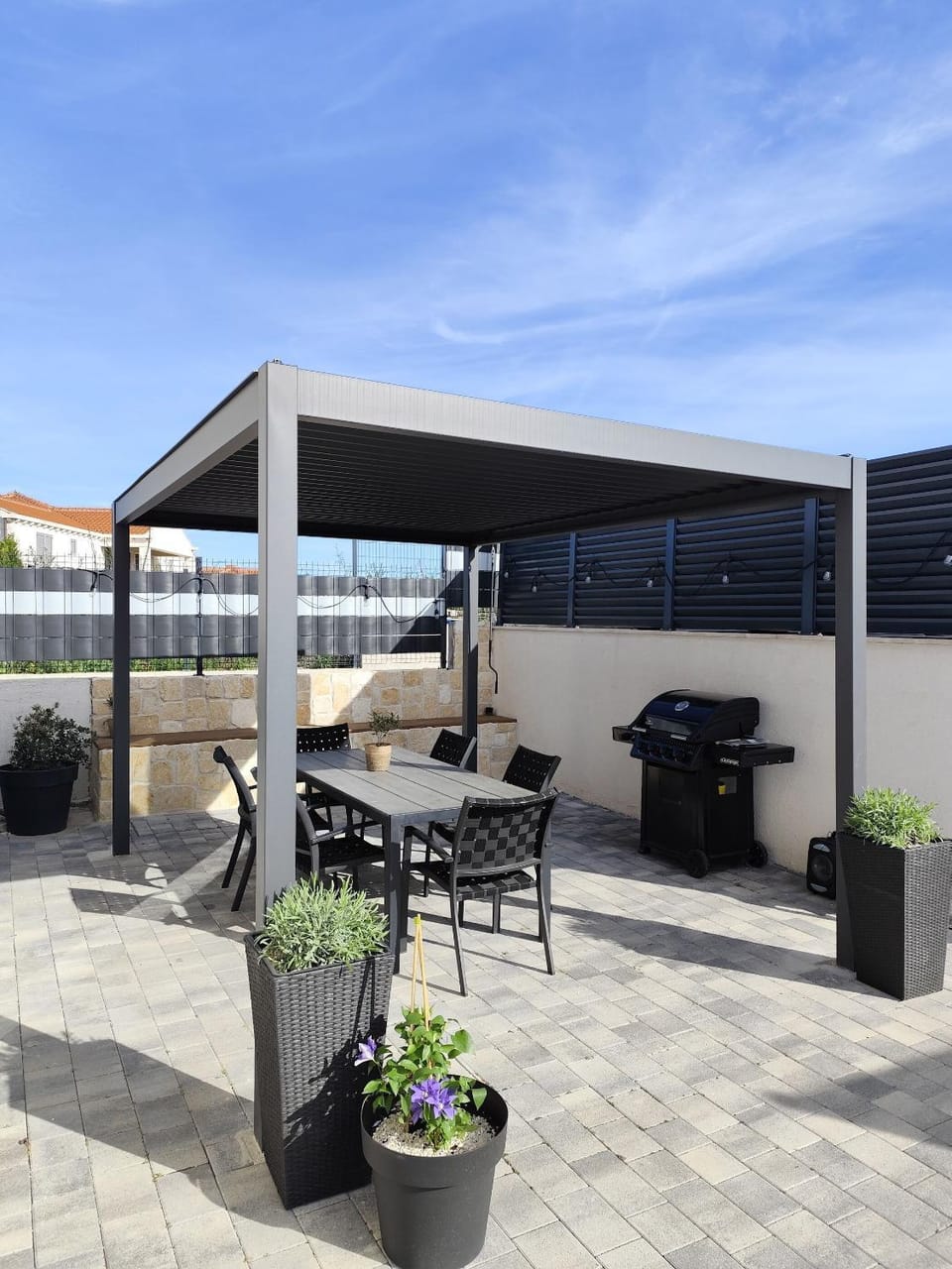 Patio, BBQ facilities