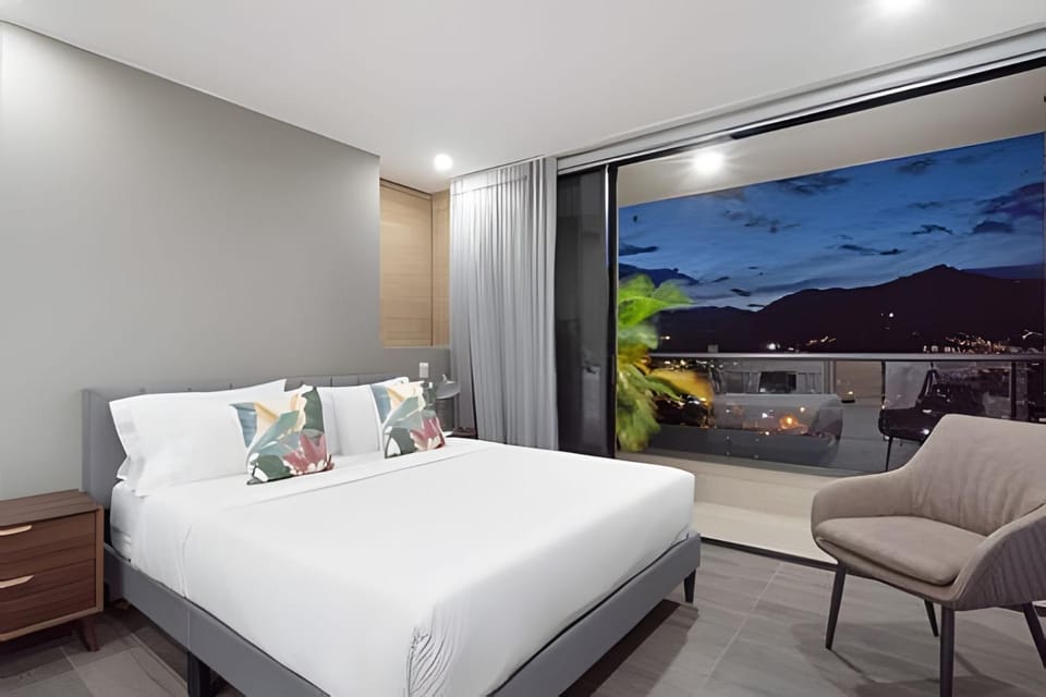 Class 48 2302 - Intimate Loft with Private balcony Apartment in Sabaneta